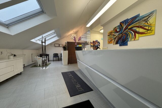 Raum Bietigheim: moderne volldigitale Praxis im Ärztehaus mit DVT